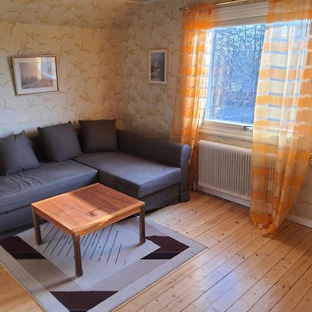 Liten Laegenhet 2 + 2 Pers Fågelfors Esterno foto