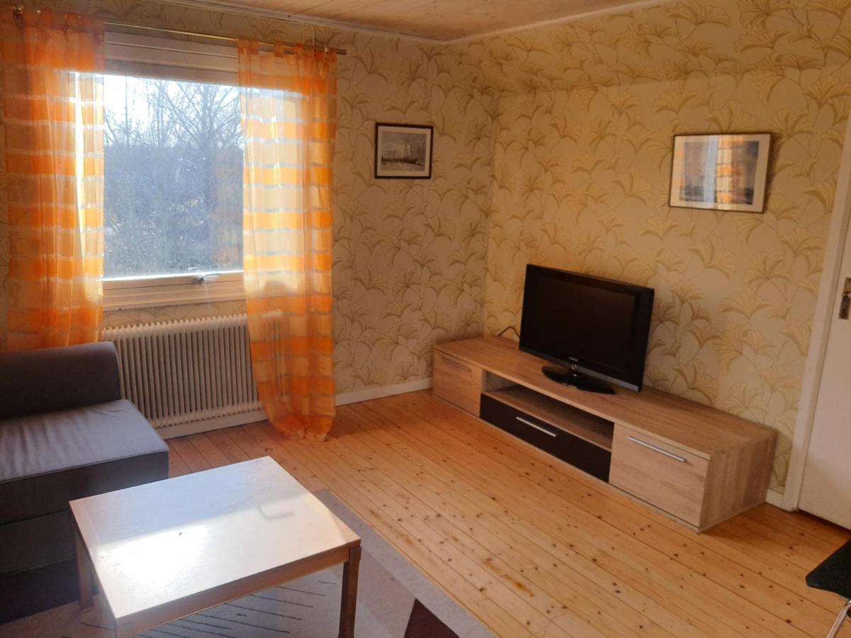 Liten Laegenhet 2 + 2 Pers Fågelfors Esterno foto