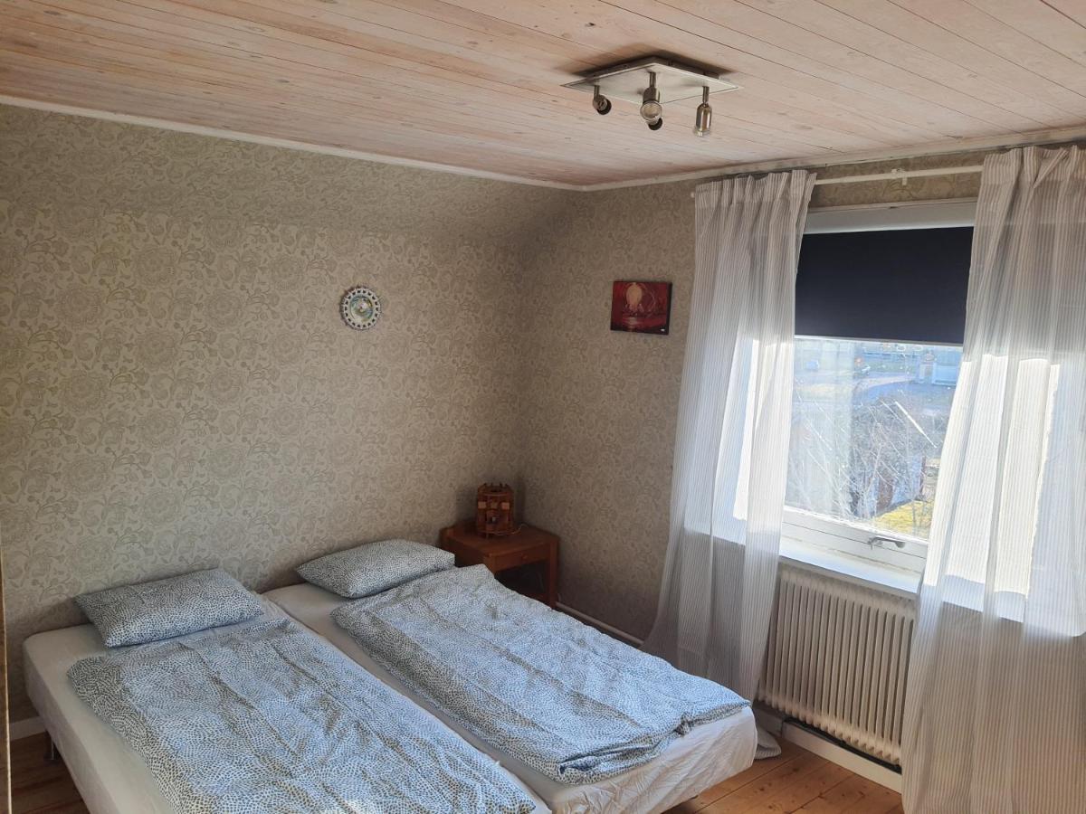 Liten Laegenhet 2 + 2 Pers Fågelfors Esterno foto